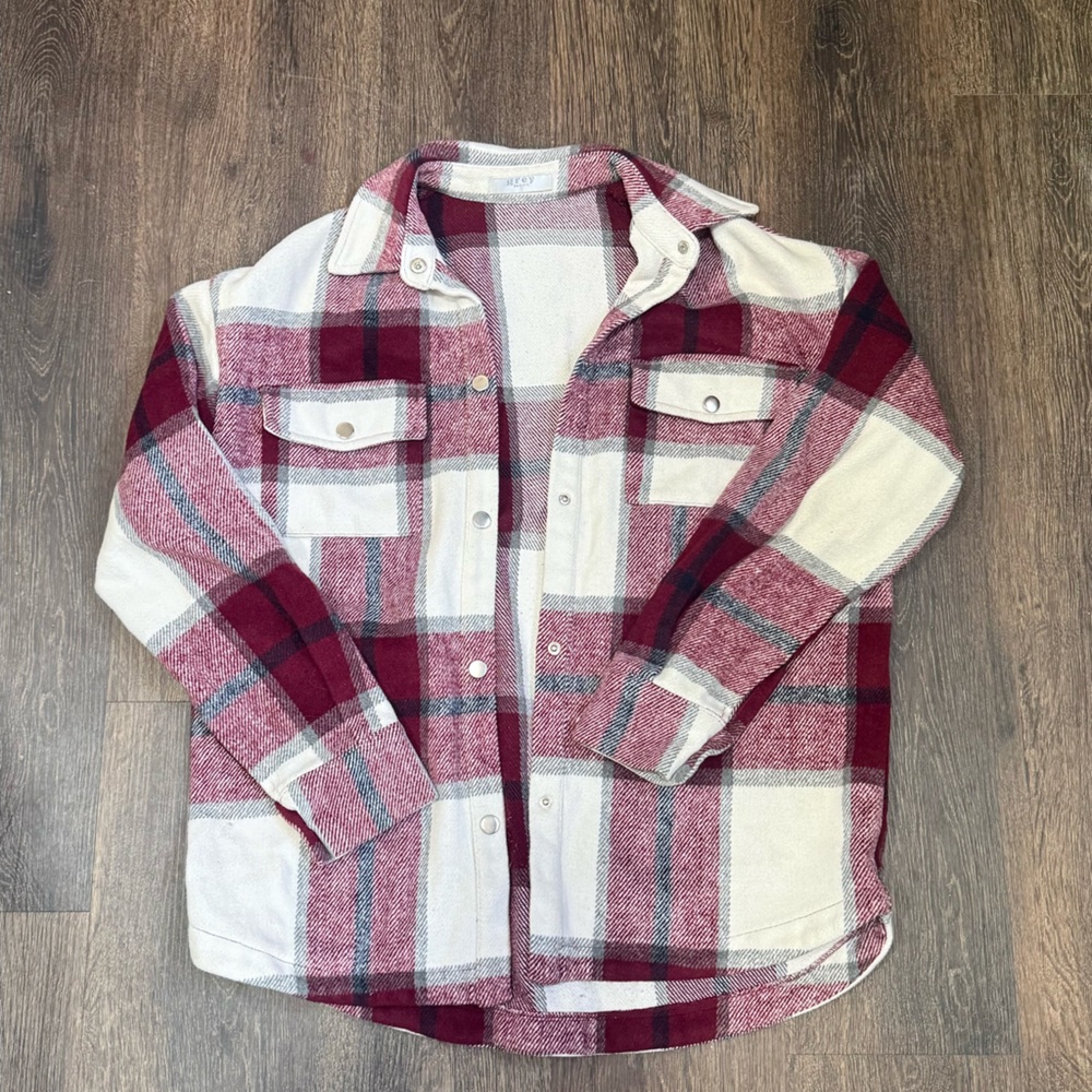 Grey Bandit Women’s Plaid Shacket